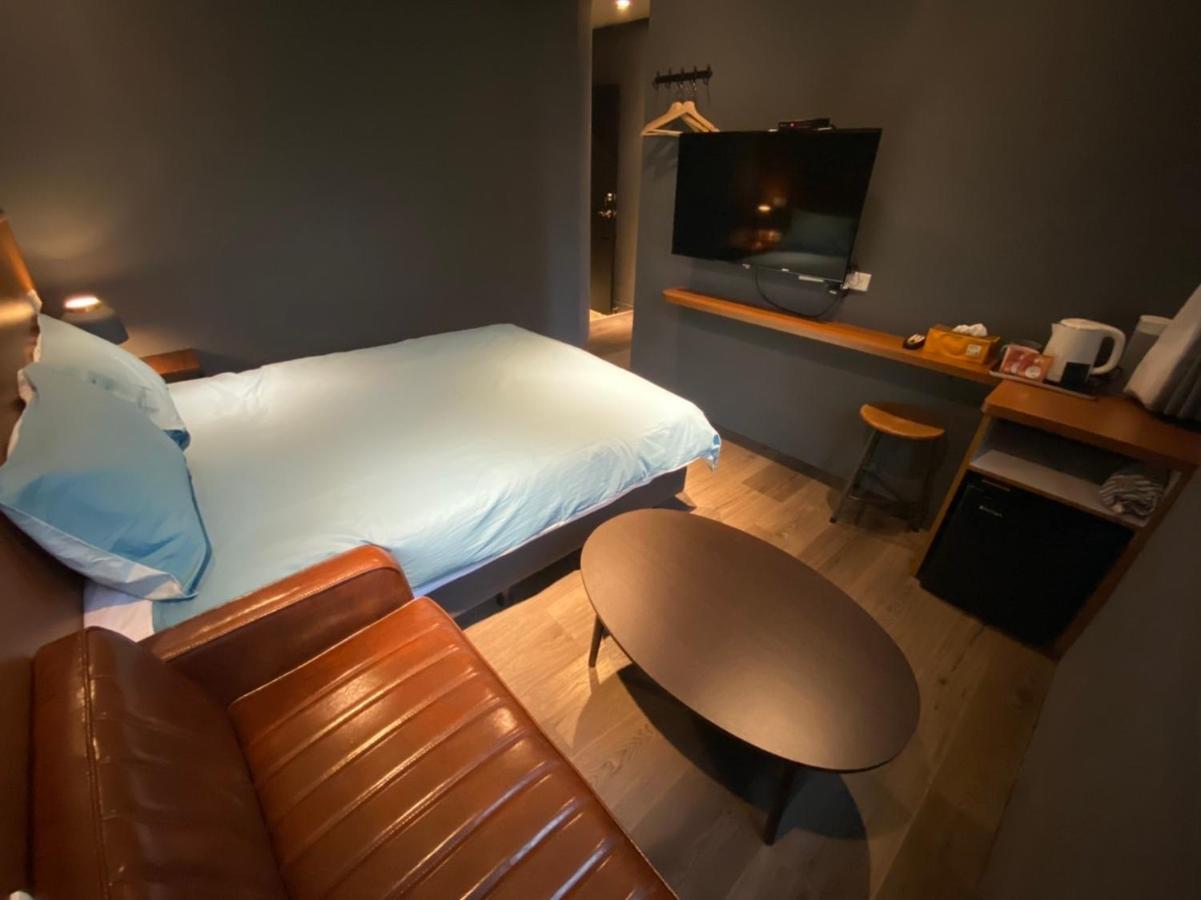 良文旅2館ryou Hotel Vintage - II Tainan Exterior foto